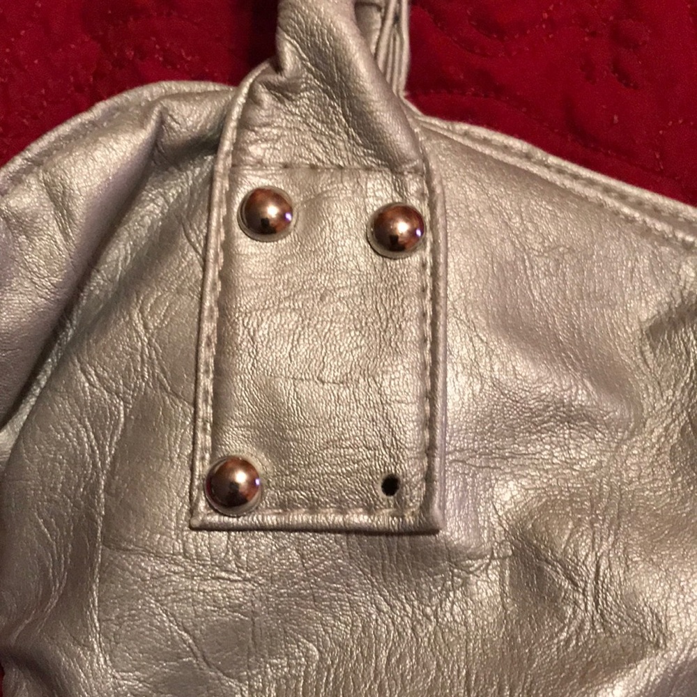 🛍 Schwesers Metallic purse w/ rhinestone cross - Picture 2 of 2